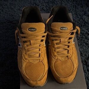 New Balance Men's Brown Sneakers